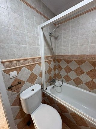 Piso en venta en La Granja-La Colina-Los Pastores en Algeciras