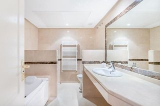 Piso en venta en Nueva Andalucía centro en Marbella