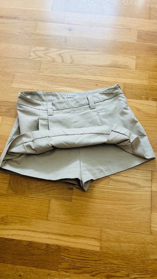 Falda pantalón beige Stradivarius