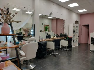 Traspaso peluquería y centro de estética equipado