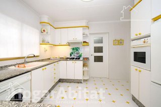 Chalet en venta en Urbanizaciones en Llíria