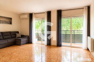 Casa adosada en venta en Avda. de Abril. - 9 de octubre en Sagunto