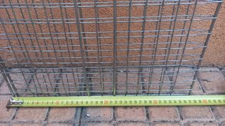 Barbecue portatile con gambe pieghevoli