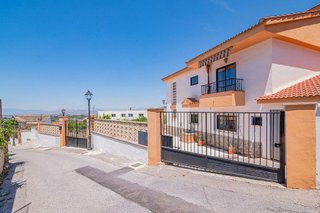 Chalet en venta en Cájar