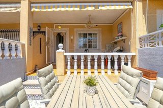 Casa adosada en venta en Nueva Torrevieja - Aguas Nuevas en Torrevieja
