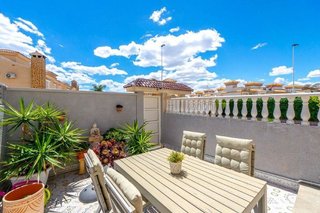 Casa adosada en venta en Nueva Torrevieja - Aguas Nuevas en Torrevieja