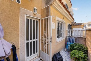Casa adosada en venta en Nueva Torrevieja - Aguas Nuevas en Torrevieja