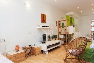Piso en venta en El Raval en Barcelona