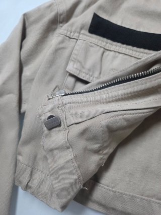 Cazadora cropped Bershka beige Talla S