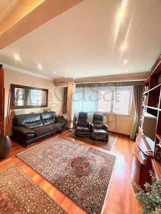 Piso en venta en San Pedro de Deusto-La Ribera en Bilbao