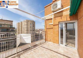 Ático en venta en Camino de Ronda - Rosaleda en Granada