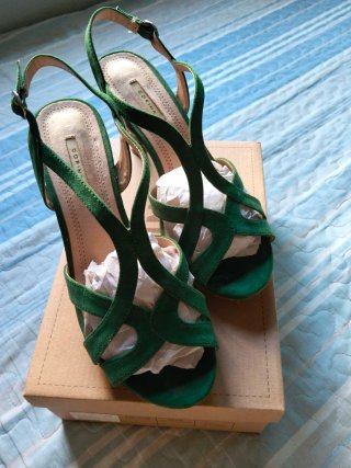 Sandalia de fiesta verde