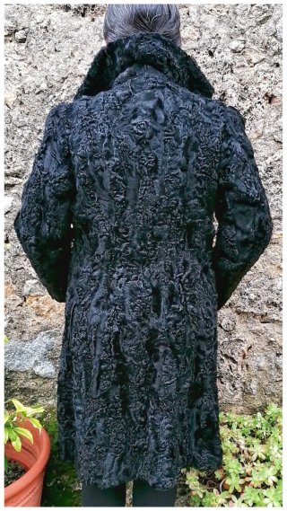 Abric de pell d'astracan negre