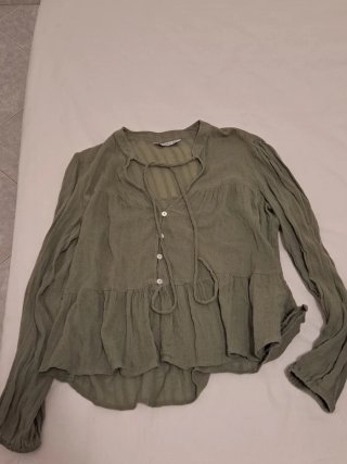 Blusa verde Stradivarius