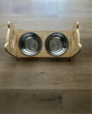 Porta ciotole per cani in bambù