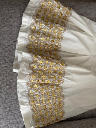 Falda blanco hueso  con bordado dorado