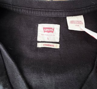 Camiseta Levi's Cuello V Negra Talla L