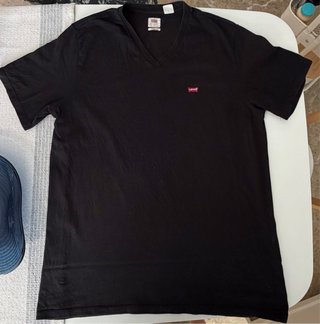 Camiseta Levi's Cuello V Negra Talla L
