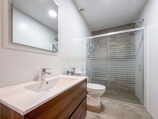 Casa adosada en venta en Montigalà -Sant Crist en Badalona