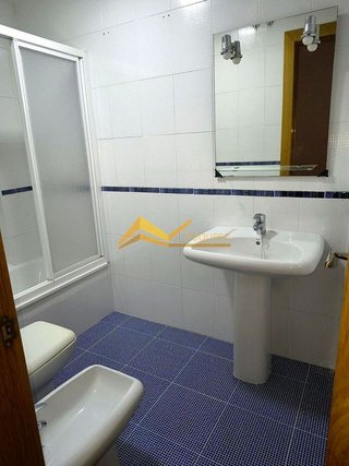 Piso en venta en Linares