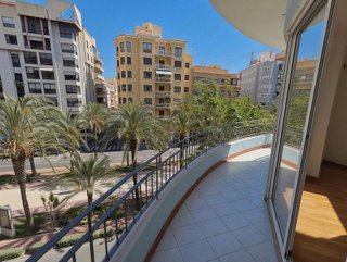 Piso en venta en Ensanche - Diputación en Alicante