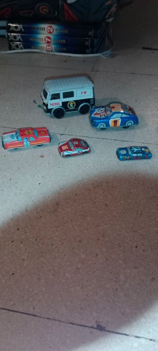Coches de hojalata años 70 vintage,4