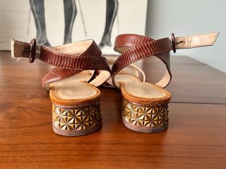 Sandalias Unisa Piel Marrón.