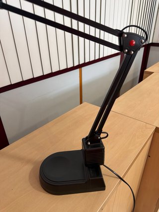 Lámpara de mesa flexo negra