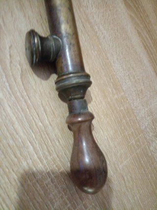 Fumigador antiguo latón y madera