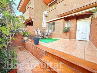 Casa adosada en venta en Divina Pastora en Alicante