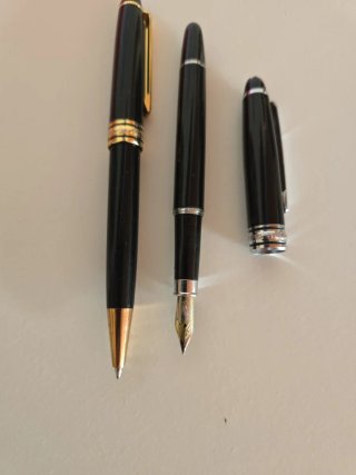 Bolígrafo Montblanc Negro y Dorado