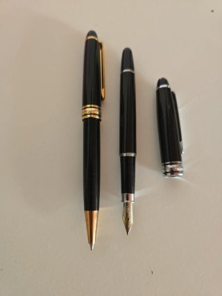 Bolígrafo Montblanc Negro y Dorado