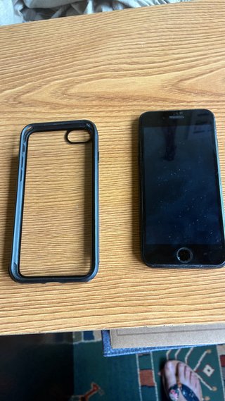 iPhone SE (2022) Nero con nuova custodia