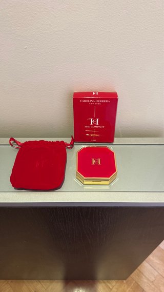 Estuche Carolina Herrera Recargable Dorado