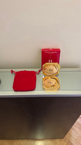 Estuche Carolina Herrera Recargable Dorado