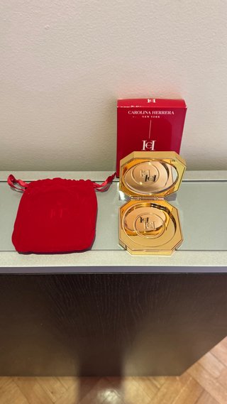 Estuche Carolina Herrera Recargable Dorado