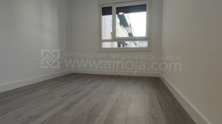 Piso en venta en Portillejo - Valdegastea en Logroño