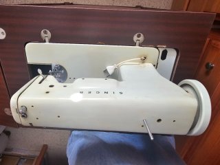 Máquina de coser Singer antigua