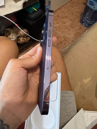 iPhone 14 Pro Morado Oscuro
