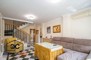 Casa adosada en venta en Zubia (La)