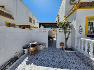 Casa adosada en venta en La Siesta - El Salado - Torreta en Torrevieja