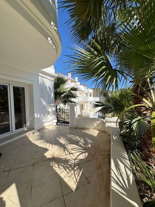 Piso en venta en Los Naranjos - Las Brisas en Marbella