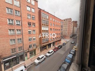 Piso en venta en Plaza España - Villa Pilar - Reyes Católicos - Vadillos en Burgos