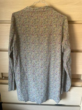 Blusa estampada con tablas