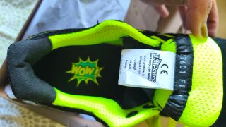 Zapatos de seguridad U-Power negros y amarillos