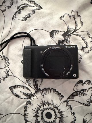 Cámara Sony DSC-HX60 + Tarjeta 8GB+Adaptador movil