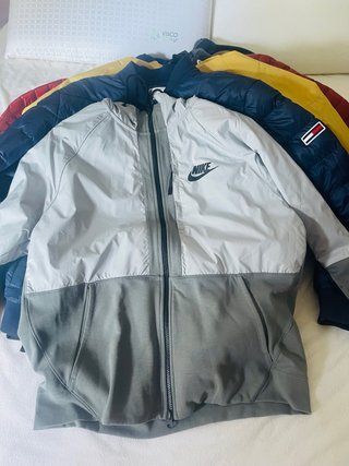 Giacchetta Nike grigia e bianca