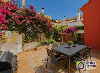 Casa adosada en venta en Los Pacos en Fuengirola