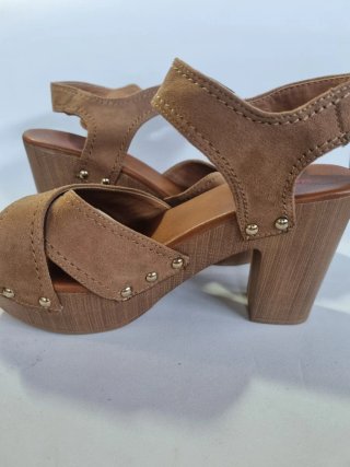Sandalias de tacón ligeras