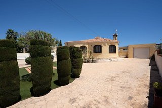 Chalet en venta en La Siesta - El Salado - Torreta en Torrevieja